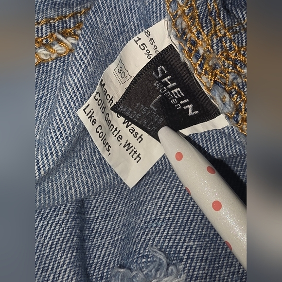 Shein Maternity Distressed Light Wash Jeans half panel Large - Picture 2 of 6